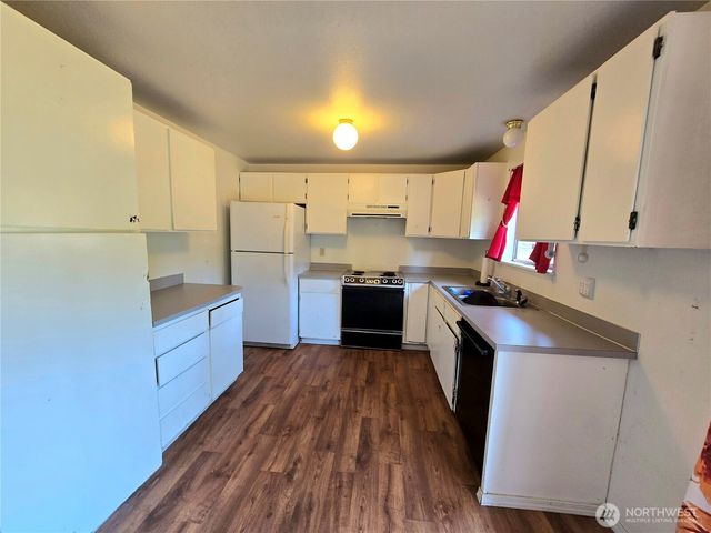 11075 Ridge Rim Trail SE, Port Orchard, WA 98367