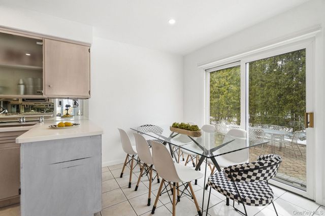 201 Dorchester Road, Scarsdale, NY 10583