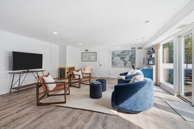 201 Dorchester Road, Scarsdale, NY 10583