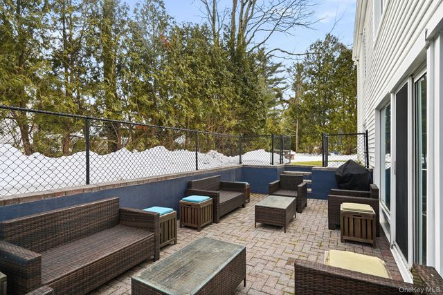 201 Dorchester Road, Scarsdale, NY 10583