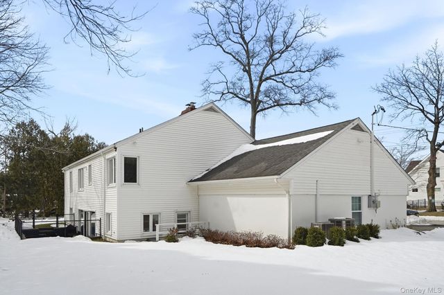 201 Dorchester Road, Scarsdale, NY 10583