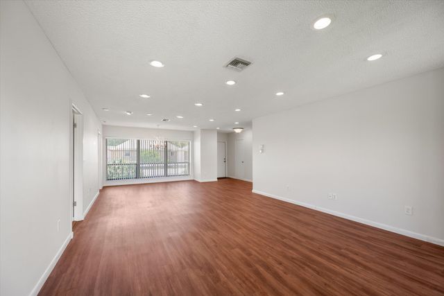 16 SE Turtle Creek Drive E, Jupiter, FL 33469