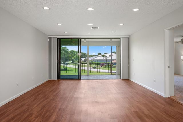 16 SE Turtle Creek Drive E, Jupiter, FL 33469