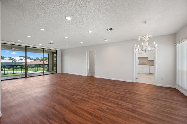 16 SE Turtle Creek Drive E, Jupiter, FL 33469