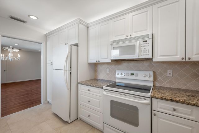 16 SE Turtle Creek Drive E, Jupiter, FL 33469