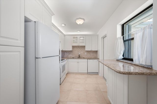 16 SE Turtle Creek Drive E, Jupiter, FL 33469