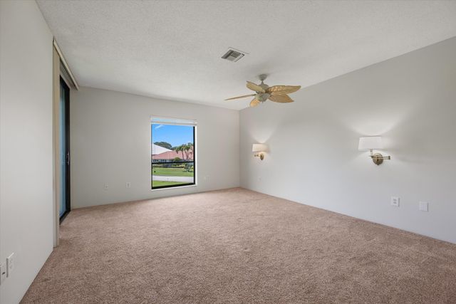 16 SE Turtle Creek Drive E, Jupiter, FL 33469