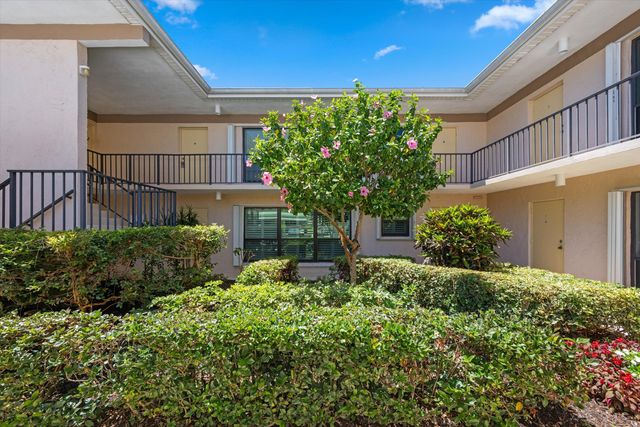 16 SE Turtle Creek Drive E, Jupiter, FL 33469