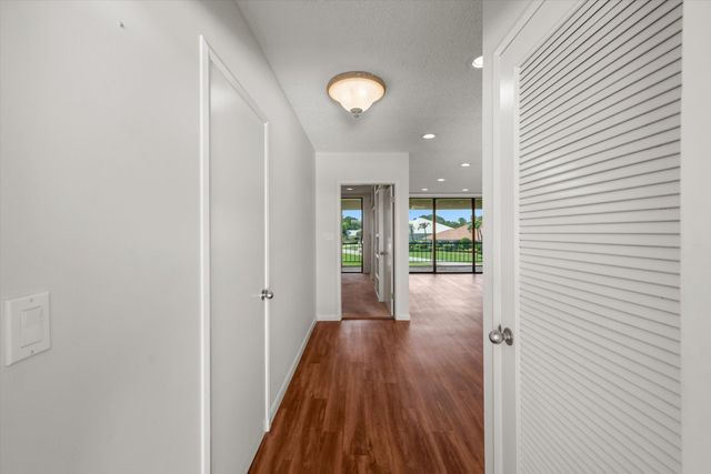 16 SE Turtle Creek Drive E, Jupiter, FL 33469