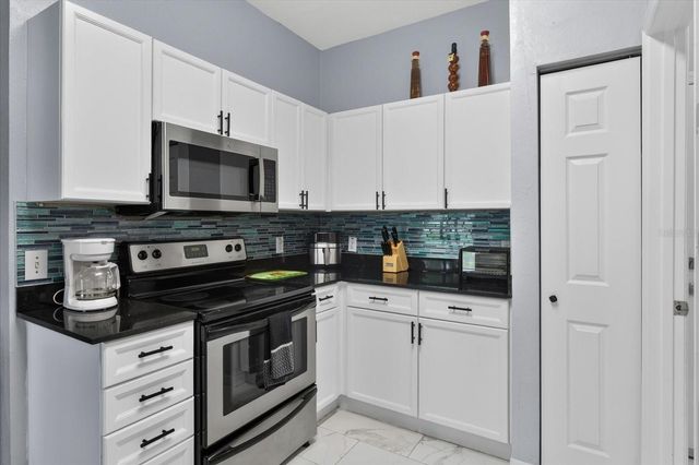 10844 DRAGONWOOD DRIVE, Tampa, FL 33647