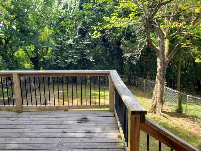 911 E Rodgers Drive, Fayetteville, AR 72701