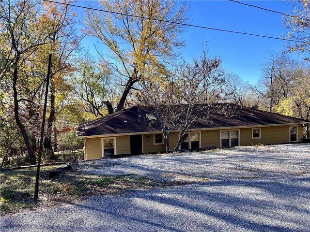 911 E Rodgers Drive, Fayetteville, AR 72701