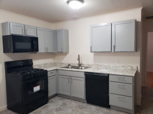 911 E Rodgers Drive, Fayetteville, AR 72701