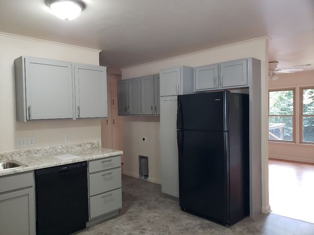 911 E Rodgers Drive, Fayetteville, AR 72701