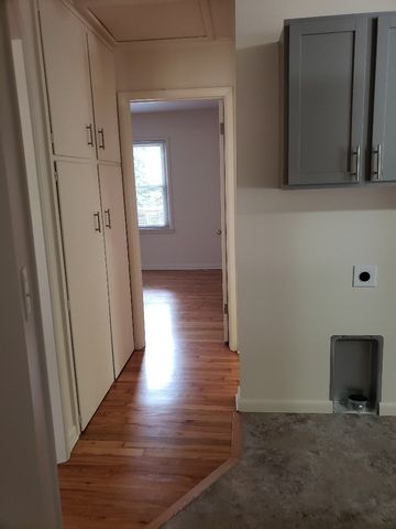 911 E Rodgers Drive, Fayetteville, AR 72701