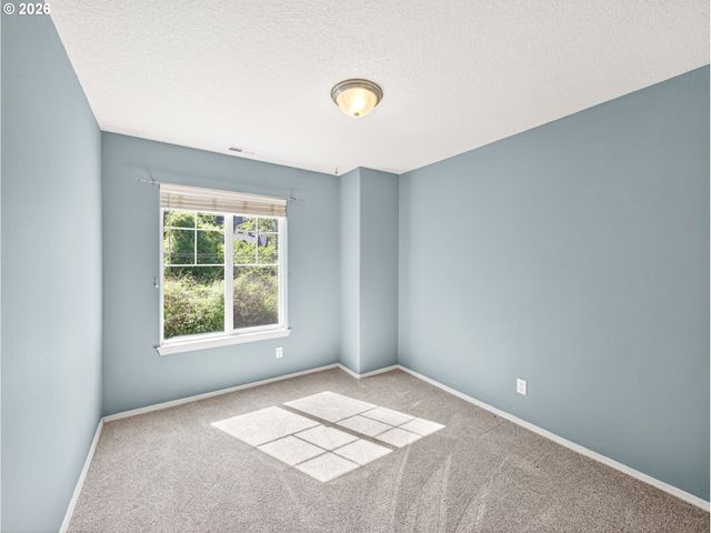 13136 Se LINDEN Ln 4, Milwaukie, OR 97222