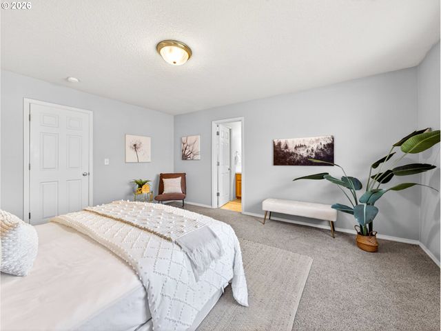 13136 Se LINDEN Ln 4, Milwaukie, OR 97222
