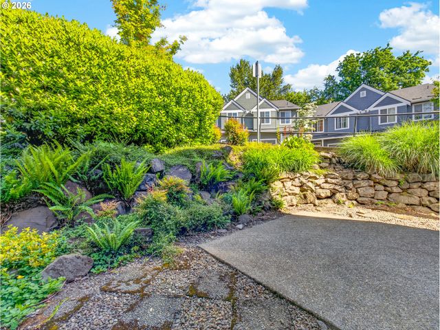 13136 Se LINDEN Ln 4, Milwaukie, OR 97222