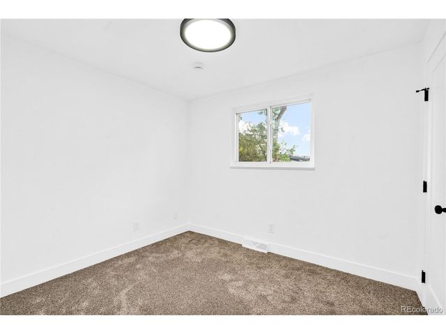 7433 W Hinsdale Dr, Littleton, CO 80128