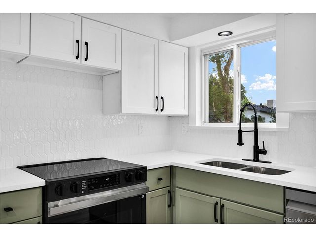 7433 W Hinsdale Dr, Littleton, CO 80128