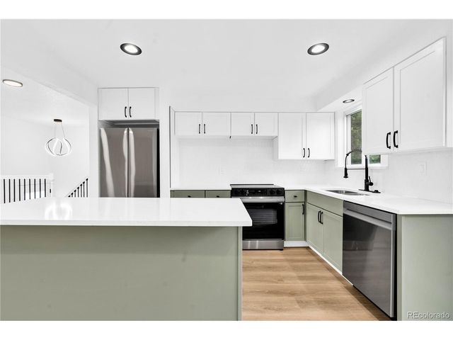 7433 W Hinsdale Dr, Littleton, CO 80128