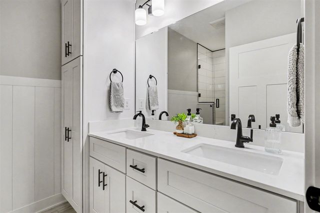 5187 Salmon River Court, Wyoming, MI 49418