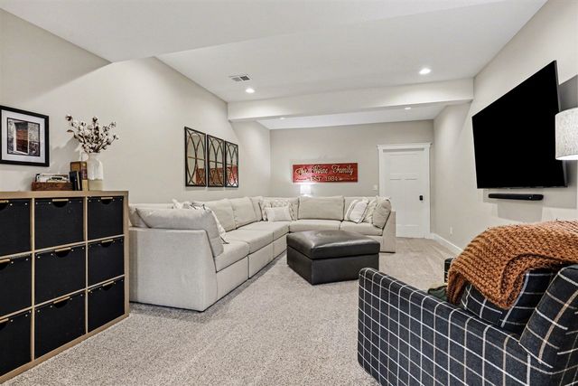 5187 Salmon River Court, Wyoming, MI 49418