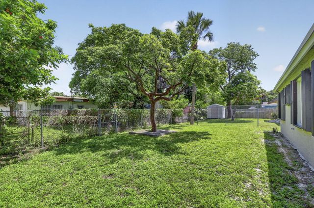2855 NW 8TH Court, Fort Lauderdale, FL 33311