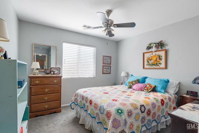 11505 Orchard Park Drive, Bakersfield, CA 93311