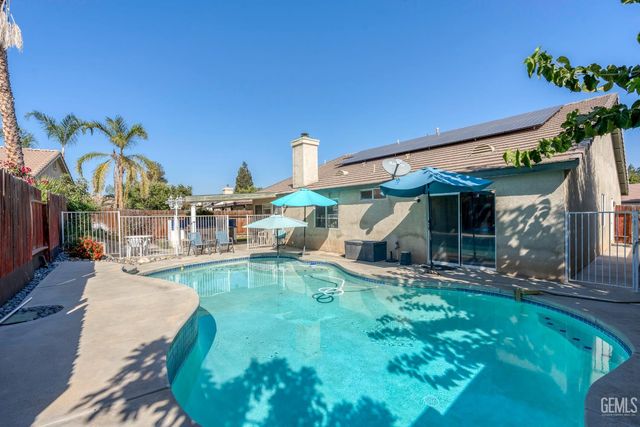 11505 Orchard Park Drive, Bakersfield, CA 93311