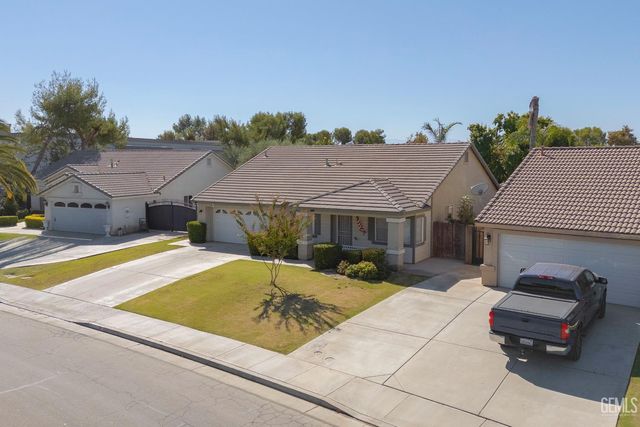 11505 Orchard Park Drive, Bakersfield, CA 93311