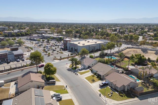 11505 Orchard Park Drive, Bakersfield, CA 93311