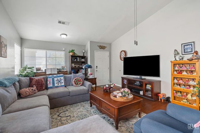 11505 Orchard Park Drive, Bakersfield, CA 93311