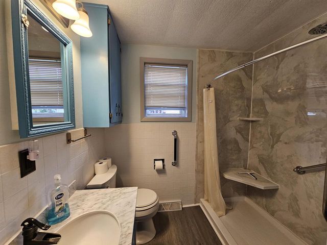 113 N STATE STREET, Waupaca, WI 54981