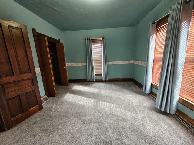 113 N STATE STREET, Waupaca, WI 54981