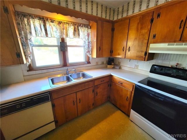 268 Erin Road, Ridgeway, NY 14103