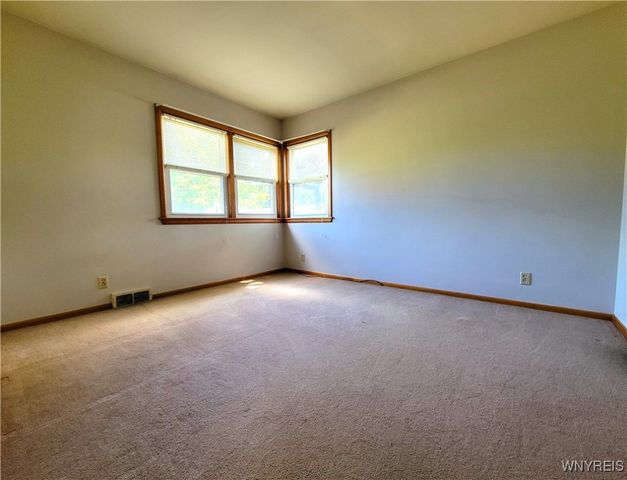 268 Erin Road, Ridgeway, NY 14103