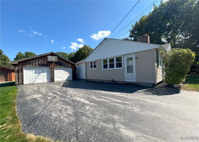 268 Erin Road, Ridgeway, NY 14103