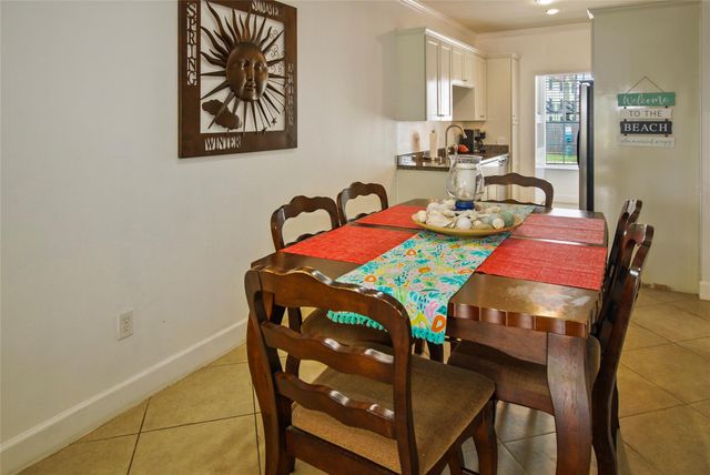 7000 Seawall Boulevard 411, Galveston, TX 77551