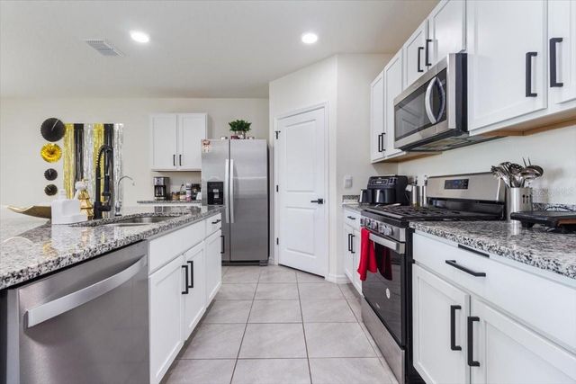 35830 ELLSWORTH PLACE, Zephyrhills, FL 33541