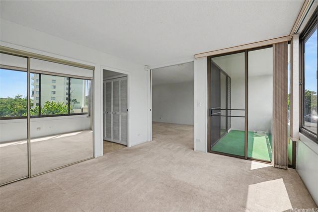 1147 Ala Napunani Street 205, Honolulu, HI 96818