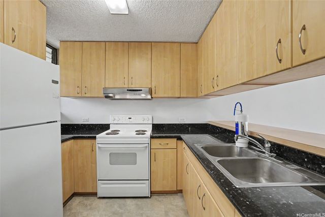 1147 Ala Napunani Street 205, Honolulu, HI 96818
