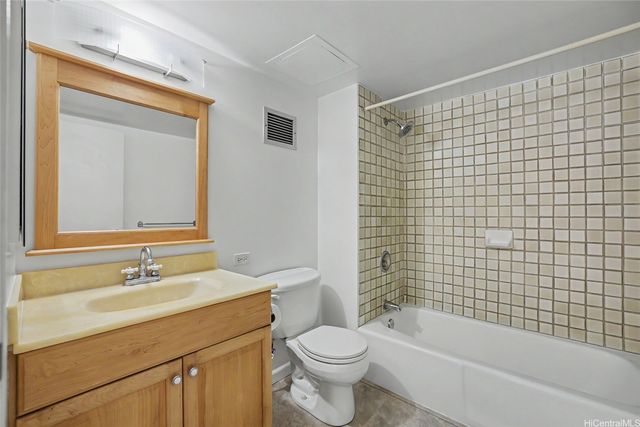 1147 Ala Napunani Street 205, Honolulu, HI 96818