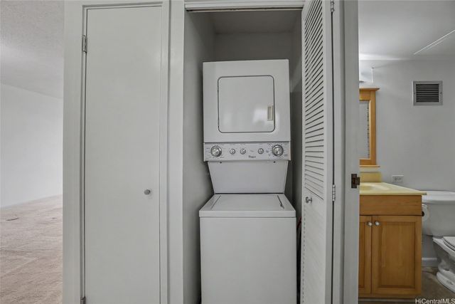 1147 Ala Napunani Street 205, Honolulu, HI 96818