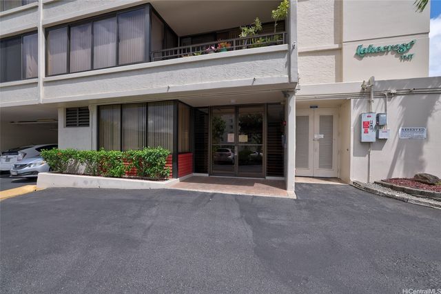 1147 Ala Napunani Street 205, Honolulu, HI 96818