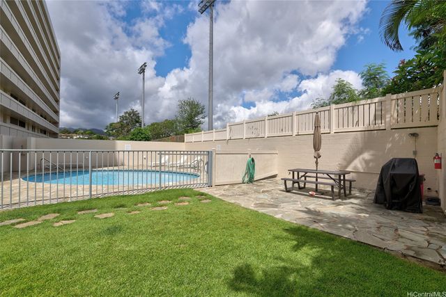 1147 Ala Napunani Street 205, Honolulu, HI 96818