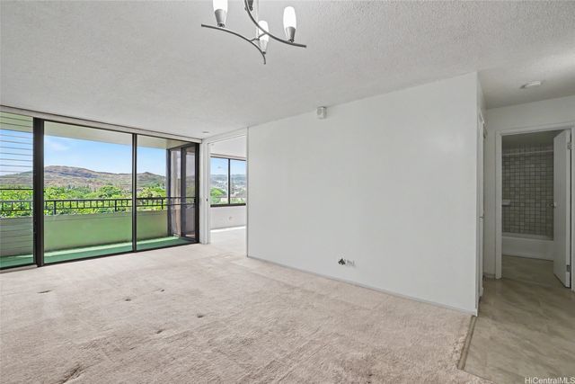 1147 Ala Napunani Street 205, Honolulu, HI 96818