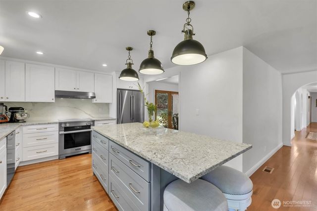 23020 NE 61st St., Redmond, WA 98053