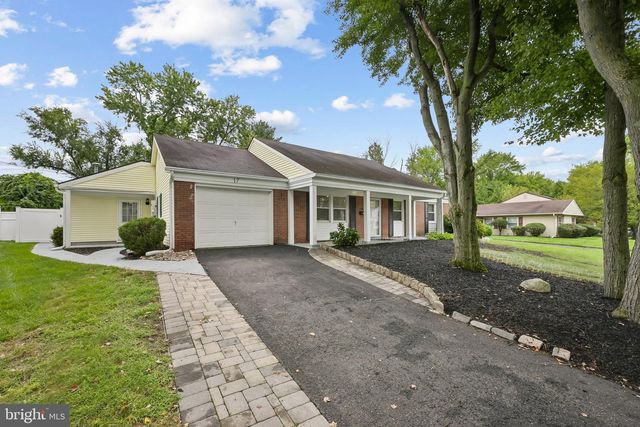 17 TOPEKA PASS, Willingboro, NJ 08046