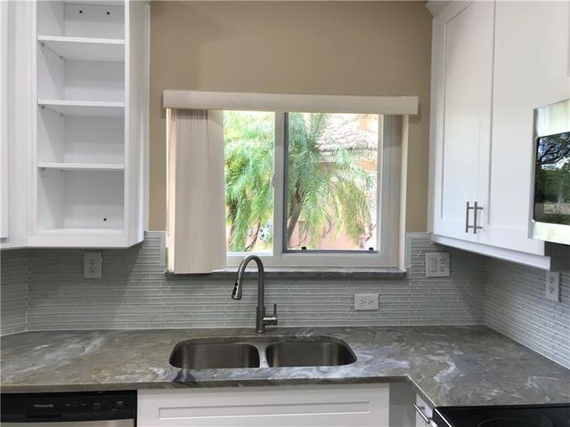 5766 NW 127th Terrace, Coral Springs, FL 33076